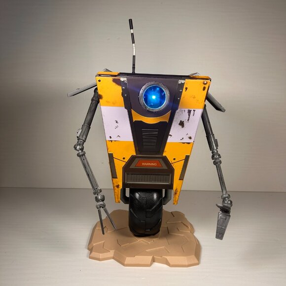 The Borderlands Claptrap AMC Exclusive Tin Popcorn Bucket - Picture 2 of 8